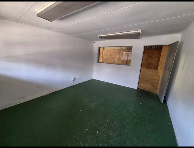 172M² WAREHOUSE TO LET IN WADEVILLE